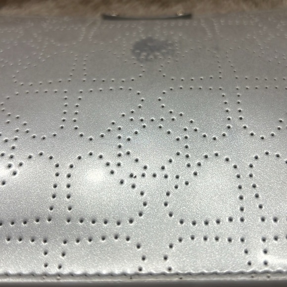 KATE SPADE Little Shiloh Silver Zippered Pouch from Beale Street Collection - Picture 11 of 12